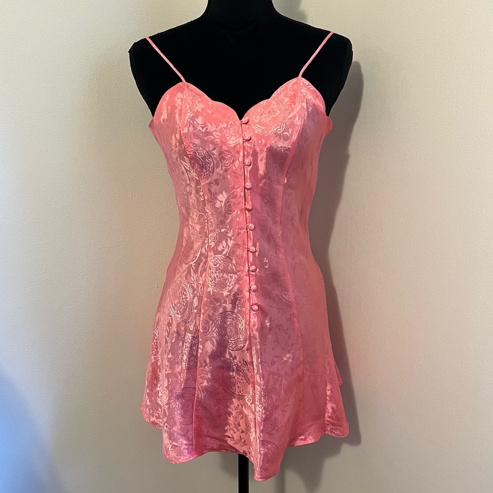 Gold Label vintage Victoria's Secret pink embossed floral and button front slip